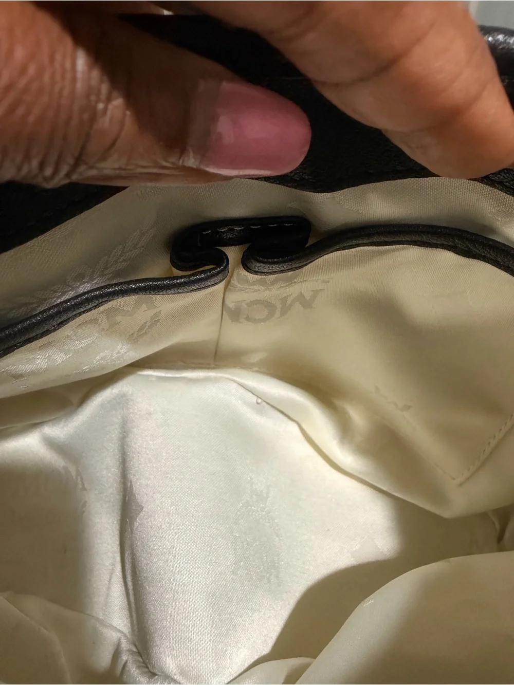MCM Black and White Logo Leather Shoulder Bag with Gold Chain-Preowned
